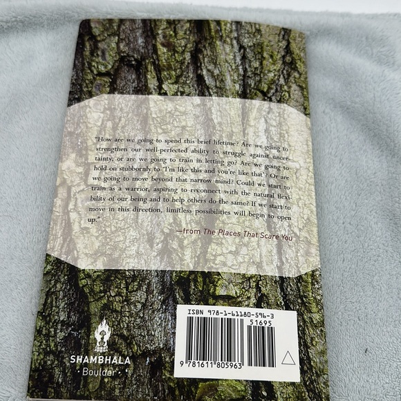 The Places That Scare You-Author Pema Chodron Paperback Book - Picture 7 of 8